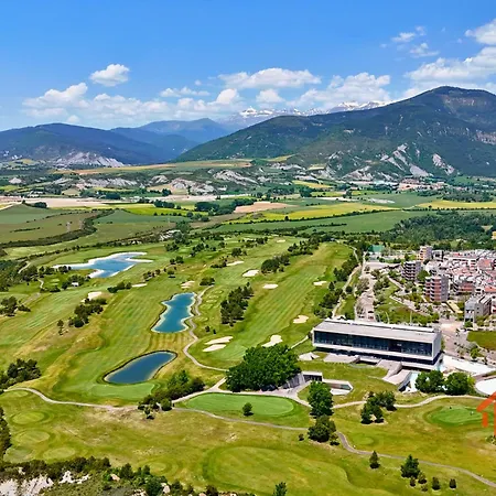 Lanuza: Margas Golf Apartmán *